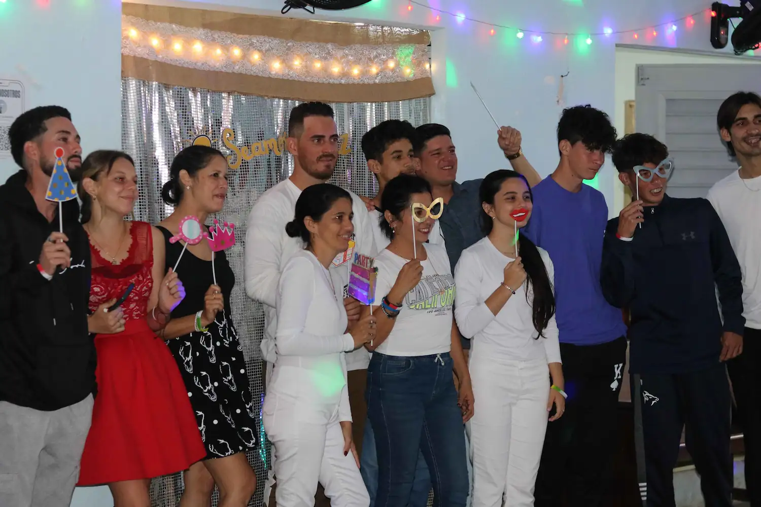 Actividad mensual de jóvenes de Calvary Caibarién con talleres y charlas de crecimiento espiritual